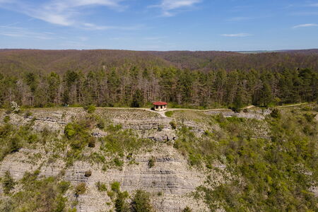Die Adolfsburg oberhalb von Treffurt ist ein beliebter Aussichtspunkt im Werratal.