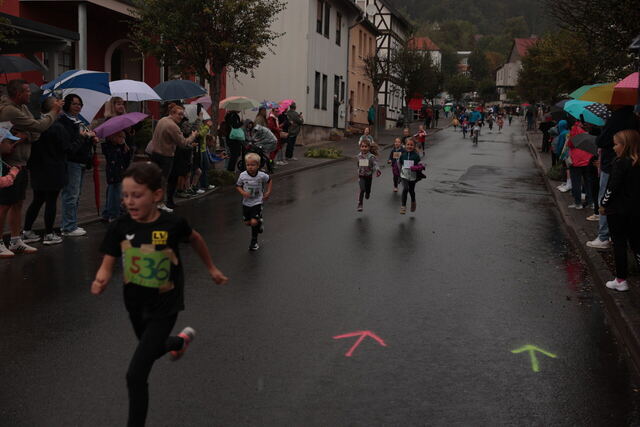 Stadtlauf Treffurt 2026 – Läufer im Regen